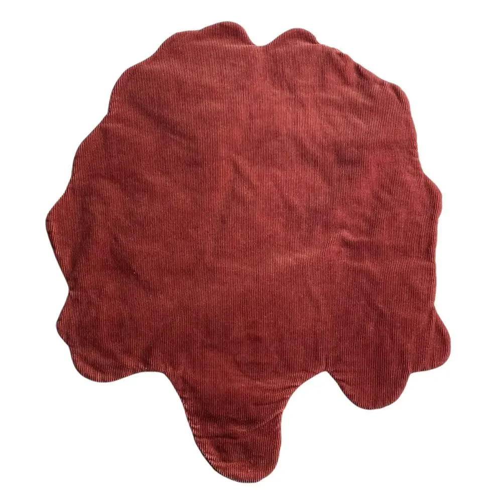 Unbranded quilted leaf